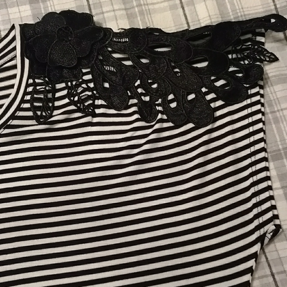 NWT Christopher & Banks top - Picture 5 of 7